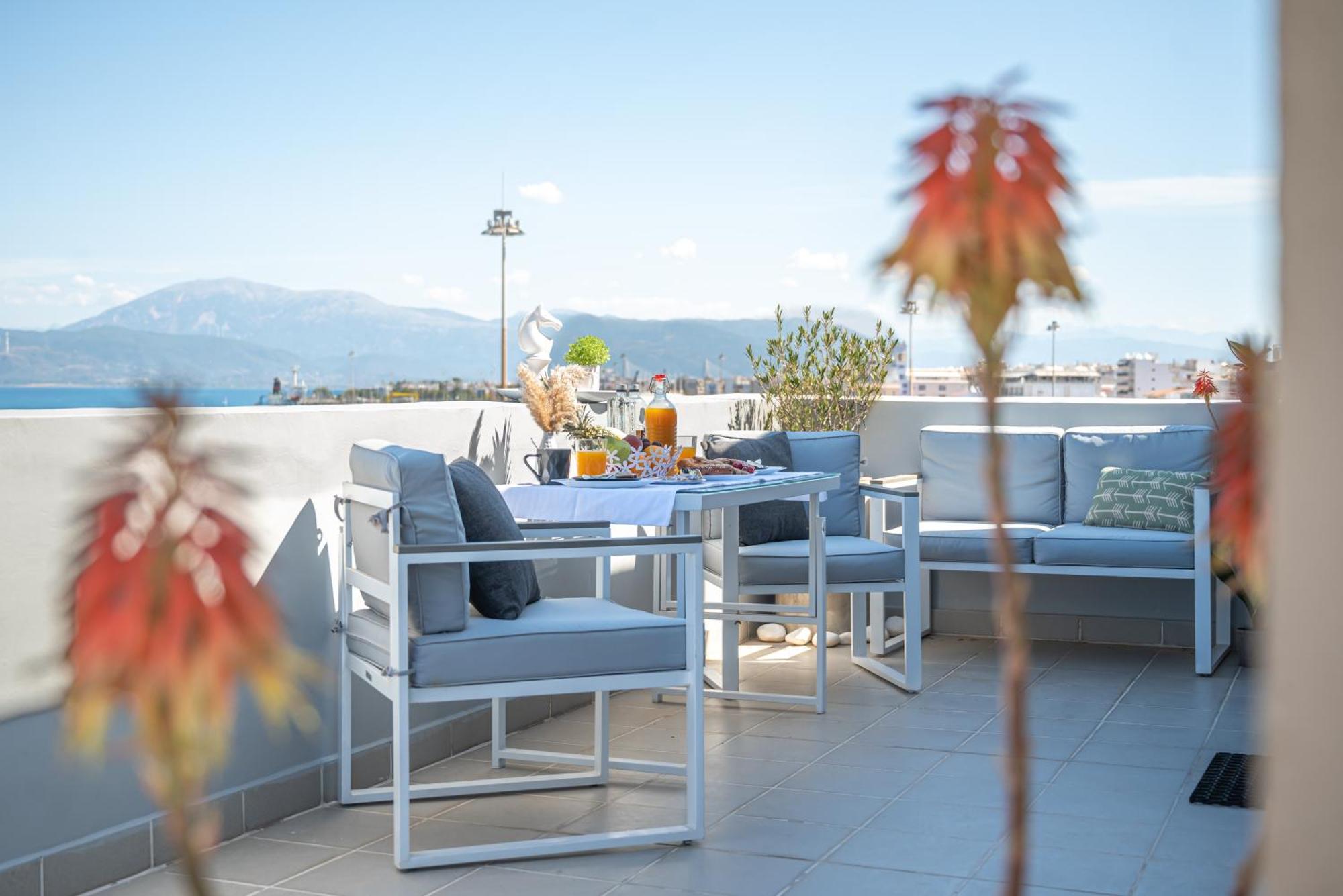 Majestic Penthouse In The Heart Of Patra公寓 外观 照片