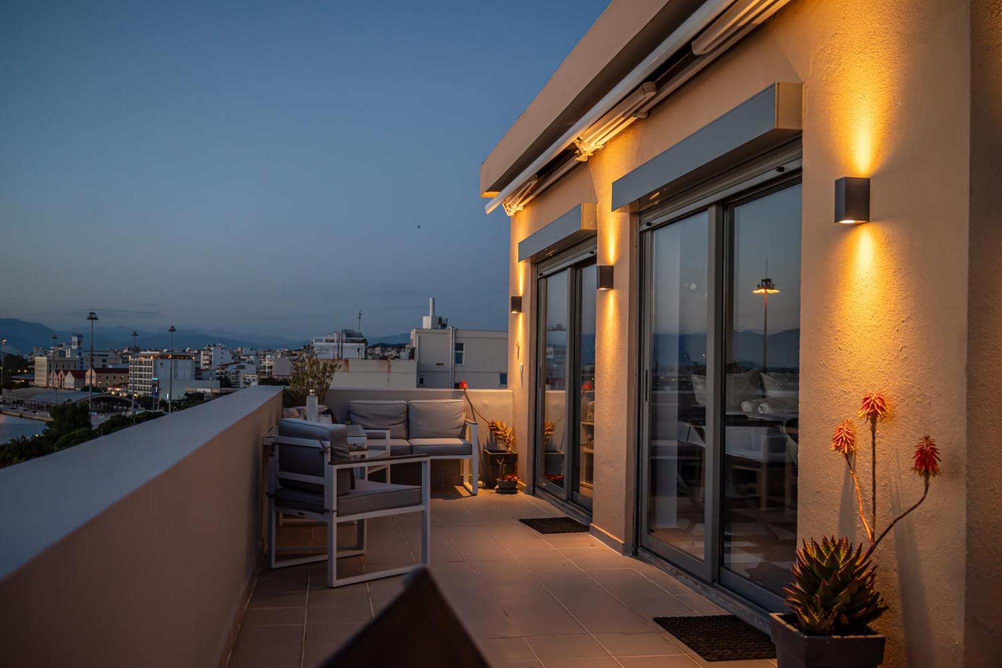 Majestic Penthouse In The Heart Of Patra公寓 外观 照片